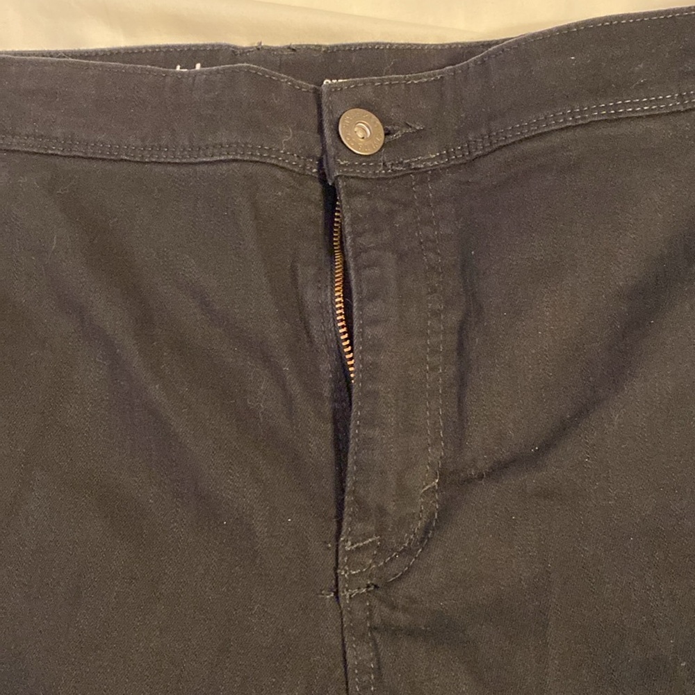 Jean Capri Shorts - Picture 4 of 12
